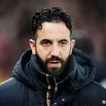 曼联欧联杯迎战里昂，弗格森看台巨型tifo震撼来袭-世界杯比赛-足球赛程网-今日足球